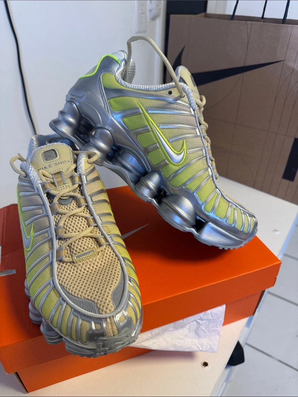 NEW Nike WOMAN Shox Low-Top Sneakers in Silver and Lime